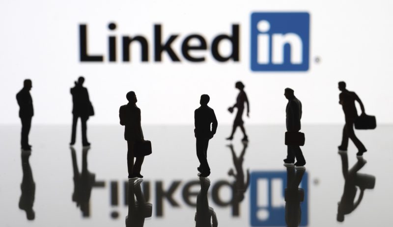 Trang mạng định hướng kinh doanh LinkedIn 