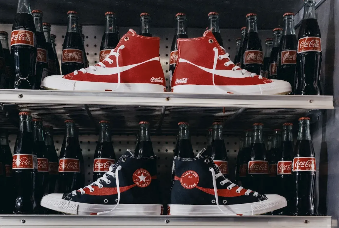 Coca-Cola và Converse hợp tác ra mắt bộ sưu tập giới hạn toàn cầu.